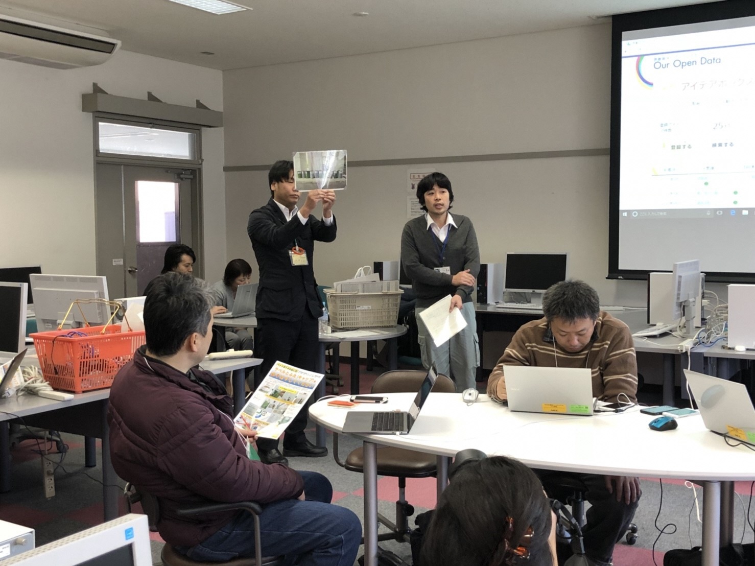 鳴門市廃棄物対策課から説明.jpg